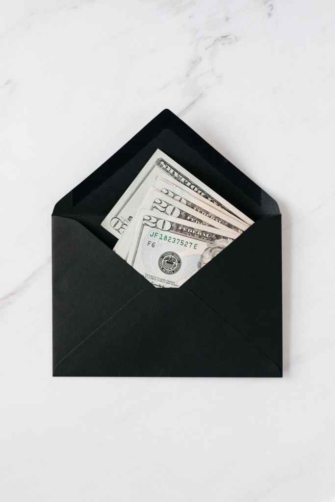 envelope saving money